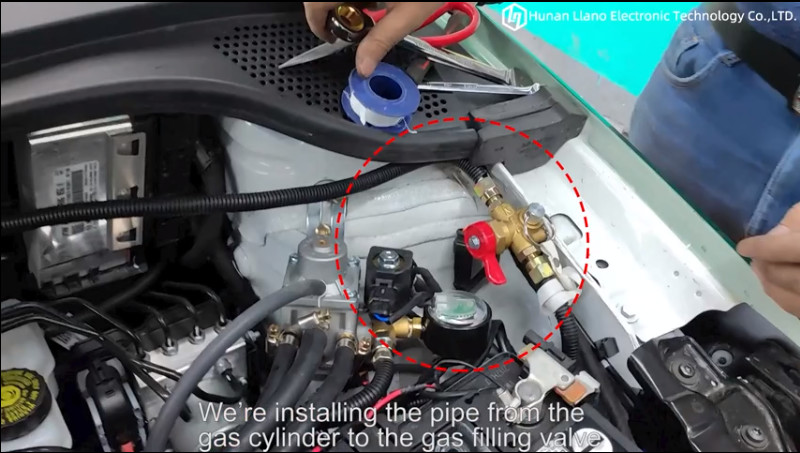 Latest company Cases about 4. Εγκαταστήστε το σωλήνα αερίου χάλυβα χαμηλού άνθρακα από τον κύλινδρο αερίου στη βαλβίδα πλήρωσης αερίου